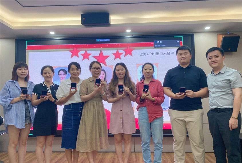 Dingfang Group souvenir presentation ceremony